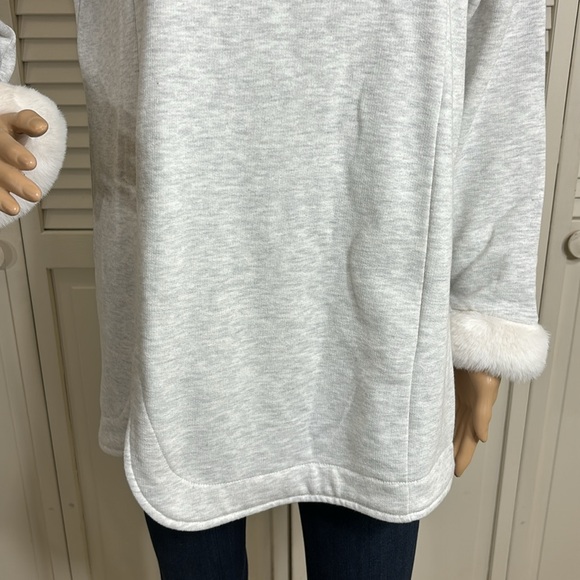 NWT Soft Surroundings Aprés Ski Faux Fur Top Medium - Picture 5 of 12